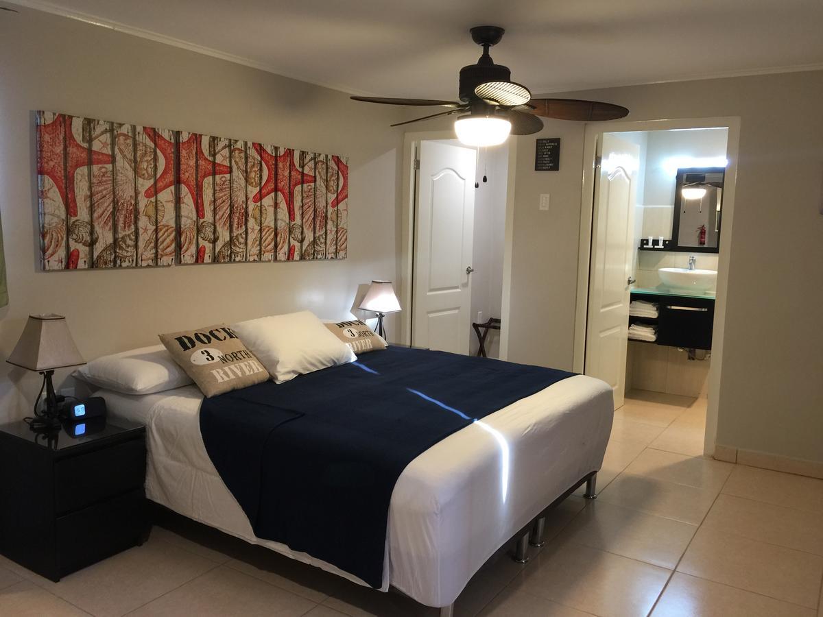 The Pier Beach Inn & Suites Willemstad Bagian luar foto